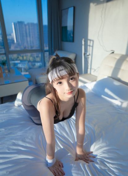 欧美泳衣女比基尼_蓝光HD在线观看